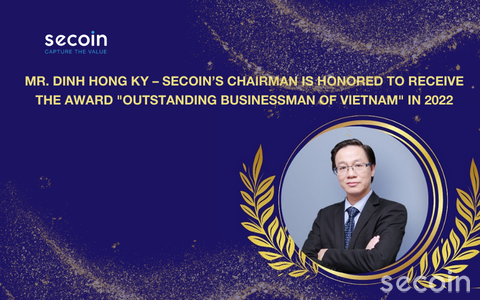 MR. DINH HONG KY – SECOIN’S CHAIRMAN IS HONORED TO RECEIVE THE AWARD 